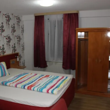 Hochdorfer Hirschen Szálloda 2*